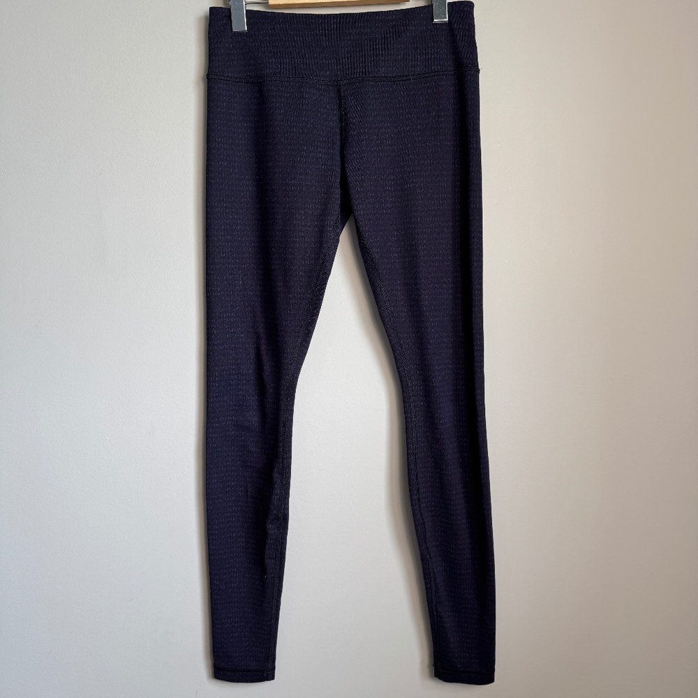 Lululemon Women's Athletic Yoga Pants‎ Purple Size 8 Athleisure Fitness Leggings